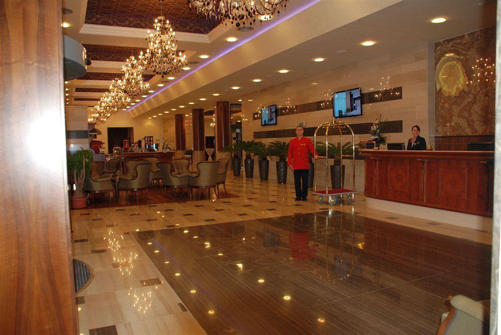 Metropolis Hotel Bistrita  Ngoại thất bức ảnh