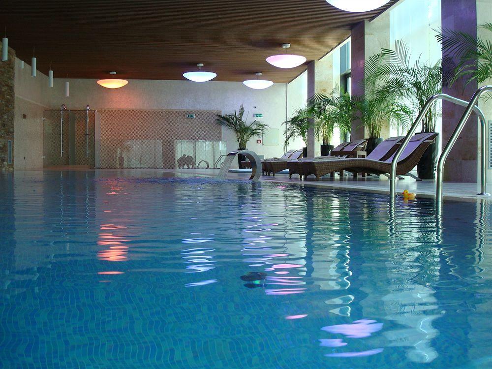 Metropolis Hotel Bistrita  Ngoại thất bức ảnh