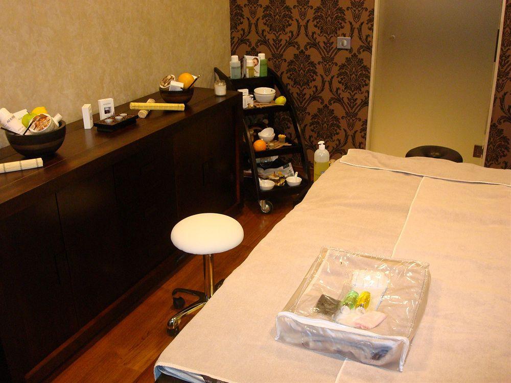Metropolis Hotel Bistrita  Ngoại thất bức ảnh