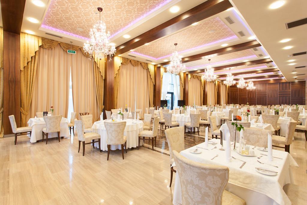 Metropolis Hotel Bistrita  Ngoại thất bức ảnh