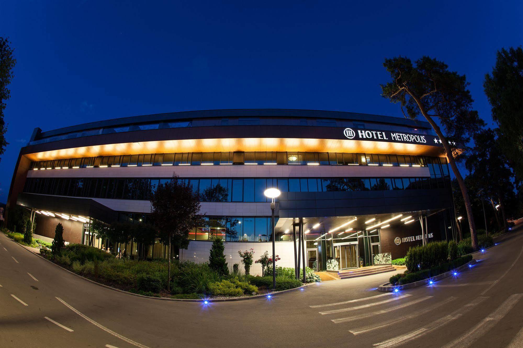 Metropolis Hotel Bistrita  Ngoại thất bức ảnh
