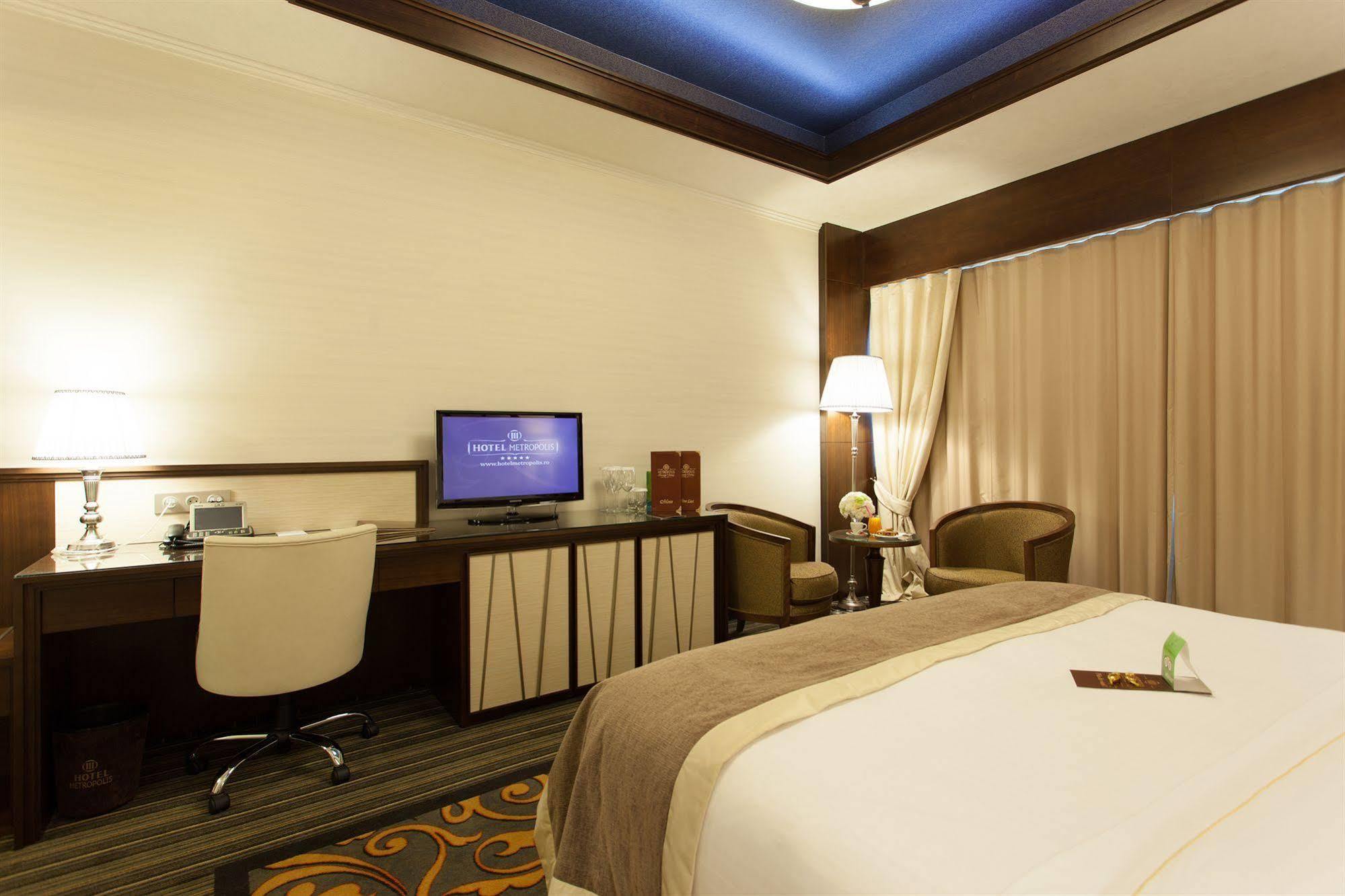 Metropolis Hotel Bistrita  Ngoại thất bức ảnh