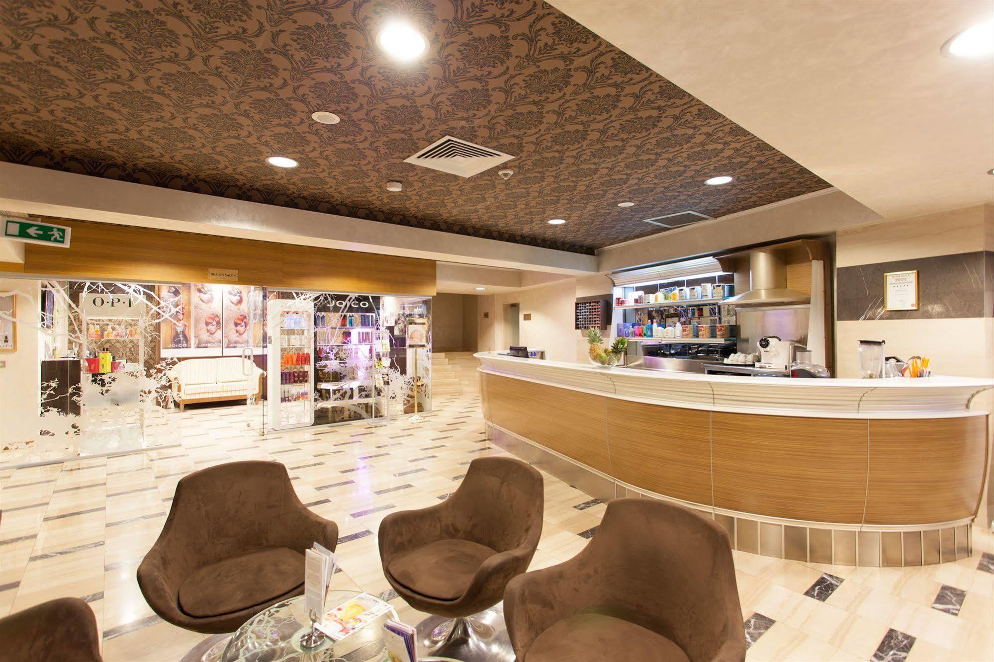 Metropolis Hotel Bistrita  Ngoại thất bức ảnh