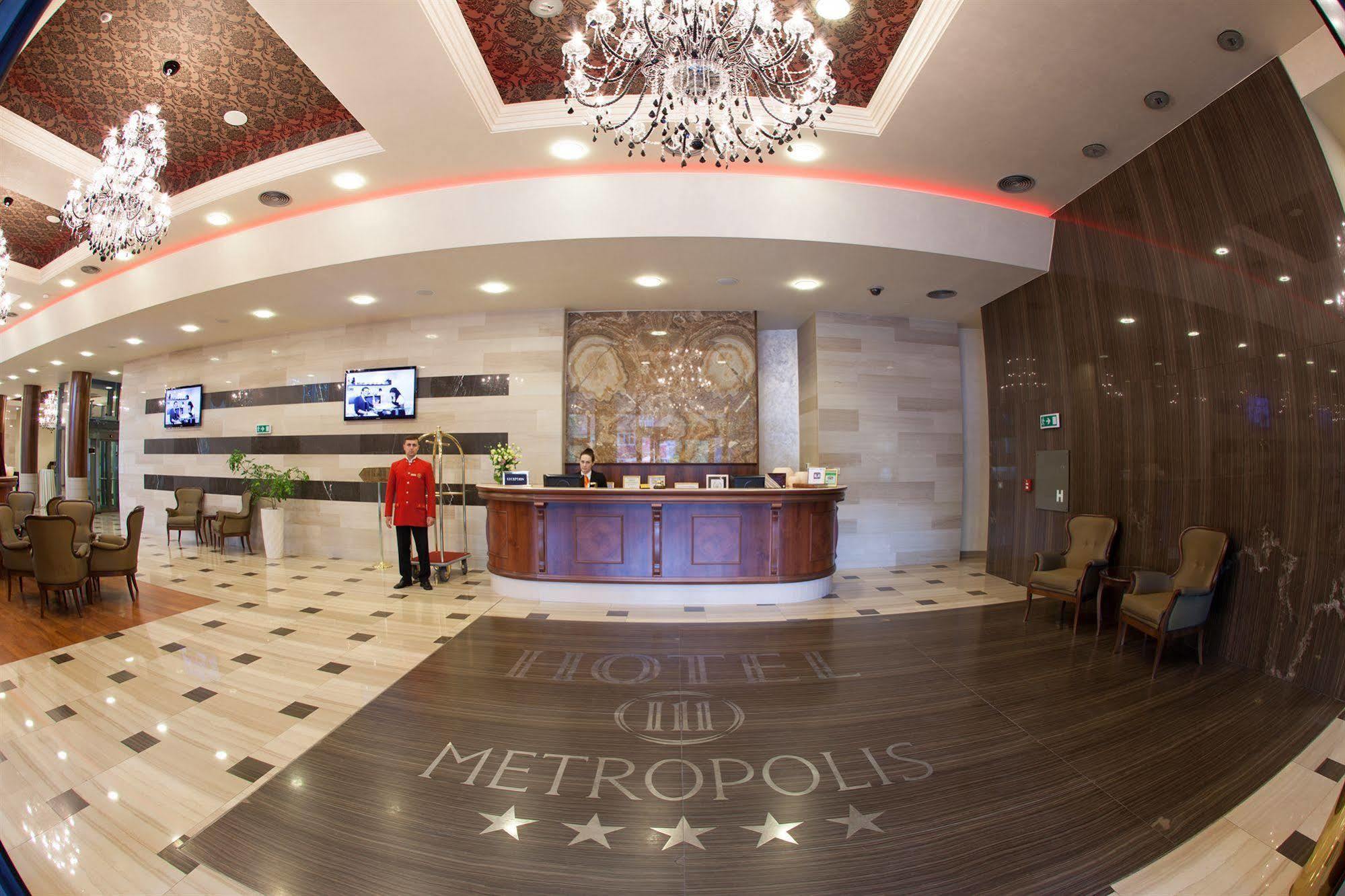 Metropolis Hotel Bistrita  Ngoại thất bức ảnh